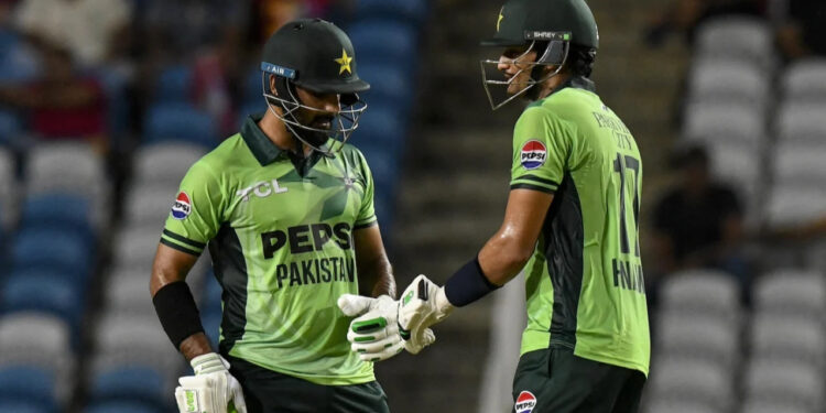 অভিষেকেই নায়ক হাসান নাওয়াজ, রুদ্ধশ্বাস জয় পাকিস্তানের