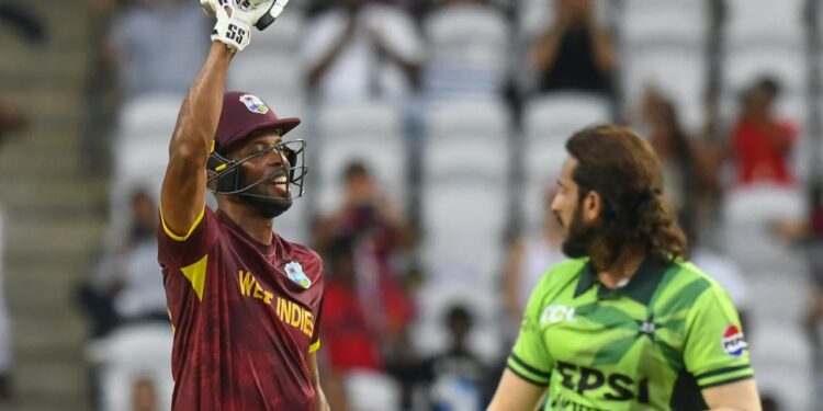 ৬ বছর পর পাকিস্তানকে হারাল ওয়েস্ট ইন্ডিজ