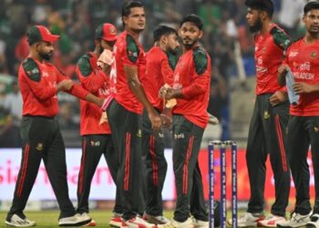 শেষ ওভারে নাটকীয় জয়, বাঁচল বাংলাদেশের স্বপ্ন