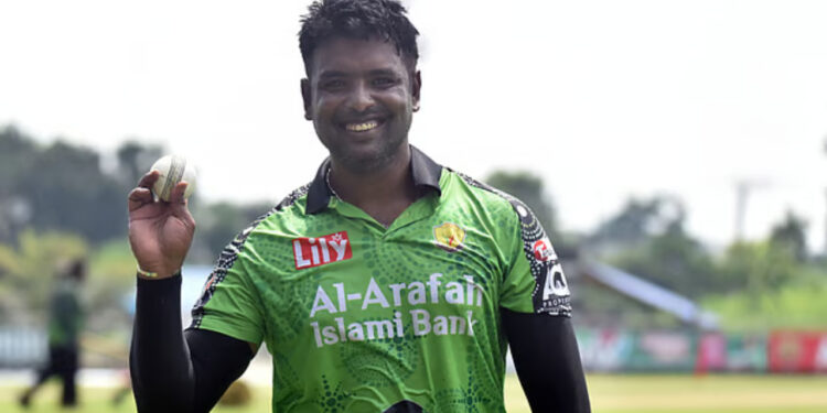 বল হাতে আলাউদ্দিন বাবুর রেকর্ড, হাসলো রংপুর