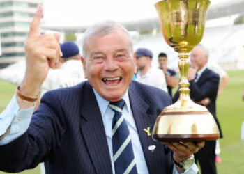 চলে গেলেন ক্রিকেটের রঙিন চরিত্র, ডিকি বার্ড!