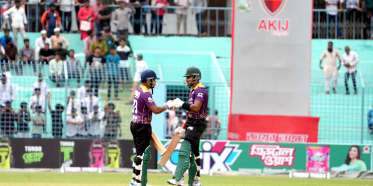 সাব্বিরের পুরোনো ম্যাজিক, মাহফিজুলের দুর্দান্ত অভিষেক