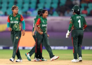 রেকর্ড রান নিয়েও শেষ ওভারে স্বপ্ন ভাঙল বাংলাদেশের