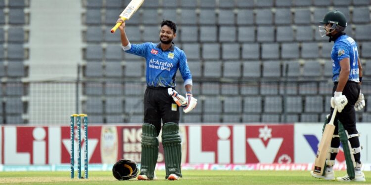 জয়ের সেঞ্চুরিতে শীর্ষে চট্টগ্রাম, সিলেটের পতন