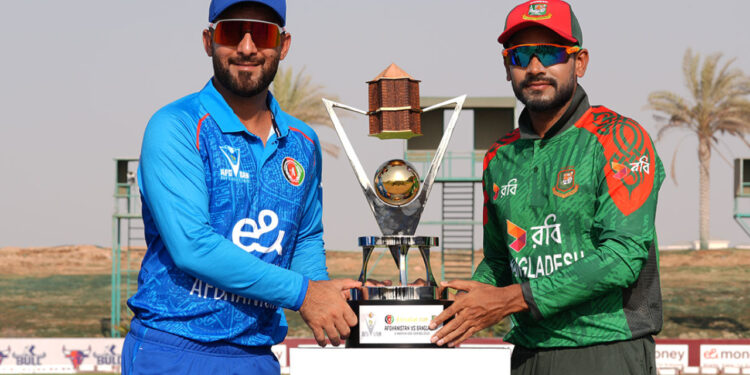 হোয়াইটওয়াশের মুখে বাংলাদেশ, শেষ ভরসায় মাঠে মিরাজের দল