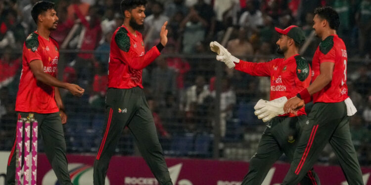 ফিজ-নাসুম-রিশাদের আঘাতে ১৪৯ রানে থামল উইন্ডিজ