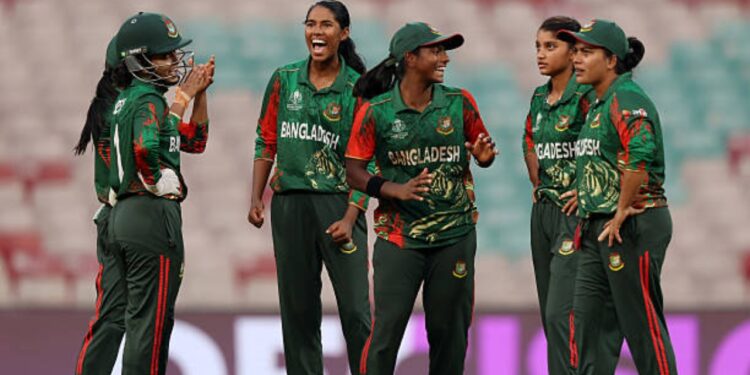 ২০৩ করলেই সেমির লড়াইয়ে থাকবে বাংলাদেশ
