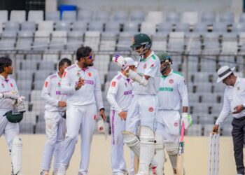 মজিদের স্বপ্নের সেঞ্চুরি, মুমিনুলের হতাশা