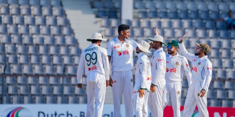 সিলেটে বাঘের গর্জন, জয়ের পথে বাংলাদেশ