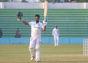 সানজামুলের সেঞ্চুরির দিনে আলোচনায় রবিউলের বিধ্বংসী স্পেল