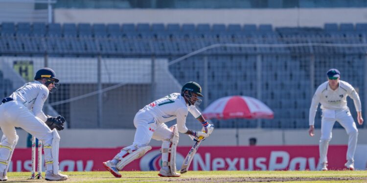 মুশফিকের শততম টেস্টের সকালটা ভাল হলো না বাংলাদেশের