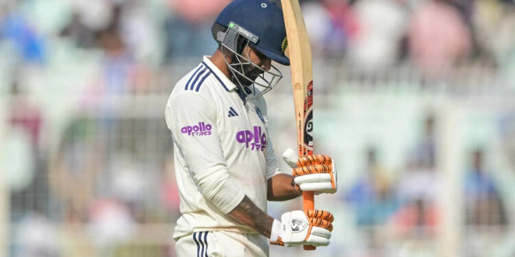 ইডেনে নিজেদের ফাঁদেই আটকে ভারত!