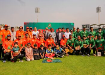 বিজয় দিবসের উৎসবে মাঠ মাতালেন সাবেক তারকারা, জুয়েল একাদশকে হারাল মুশতাক একাদশ