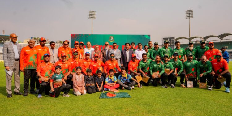 বিজয় দিবসের উৎসবে মাঠ মাতালেন সাবেক তারকারা,  জুয়েল একাদশকে হারাল মুশতাক একাদশ