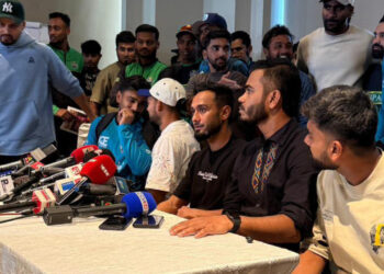 দাবি না মানলে বিপিএল খেলবেন না ক্রিকেটাররা, মিরাজের স্পষ্ট বার্তা