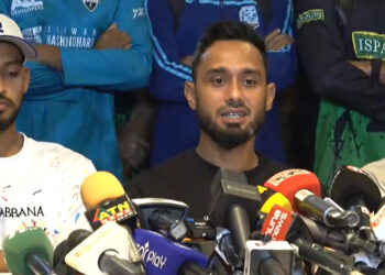 মাঠে ফেরার বার্তা ক্রিকেটারদের, তবে ক্ষমা চাইতে হবে নাজমুলকে