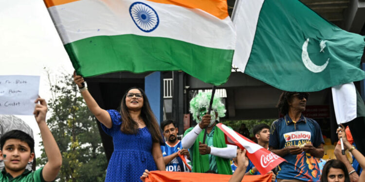 কলম্বোর হারে কাঠগড়ায় পাকিস্তান ক্রিকেট