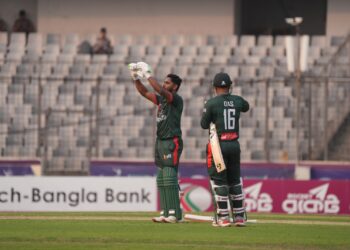 তানজিদ তামিমের শতকে লড়াকু সংগ্রহ বাংলাদেশের