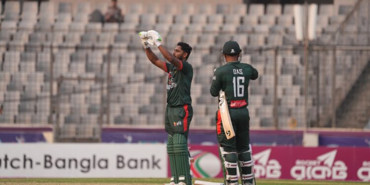 তানজিদ তামিমের শতকে লড়াকু সংগ্রহ বাংলাদেশের