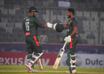 নাহিদ রানার প্রশংসা, পাকিস্তানের ব্যাটিংয়ে তীব্র হতাশা আমিরের