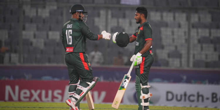 নাহিদ রানার প্রশংসা, পাকিস্তানের ব্যাটিংয়ে তীব্র হতাশা আমিরের