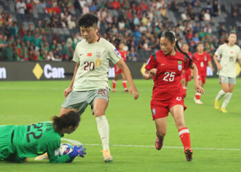 এশিয়ান মঞ্চে ৪৬ বছর পর প্রত্যাবর্তন, সাহসী সূচনা মেয়েদের