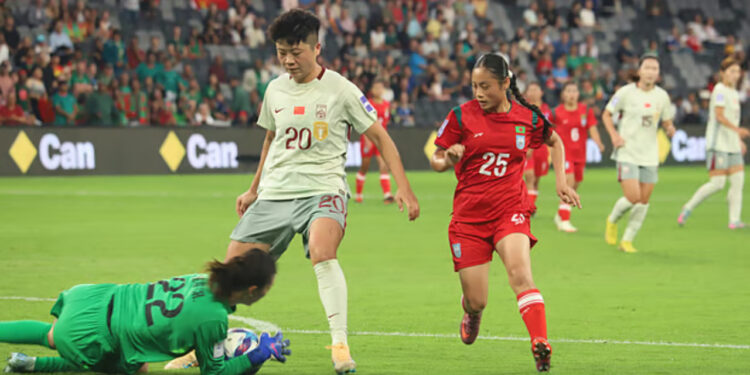 এশিয়ান মঞ্চে ৪৬ বছর পর প্রত্যাবর্তন, সাহসী সূচনা মেয়েদের