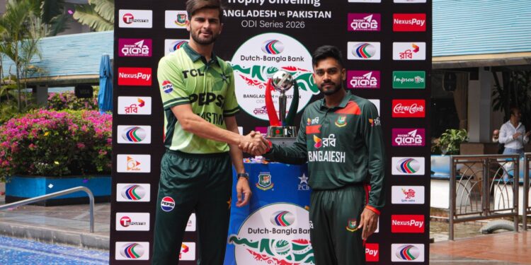 বাংলাদেশ-পাকিস্তান ওয়ানডে সিরিজের ট্রফি উন্মোচন
