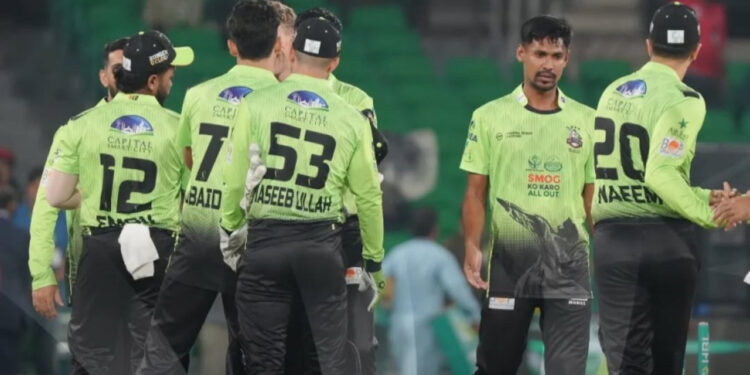 পিএসএলে ফিরেই আলোচনায় মুস্তাফিজ