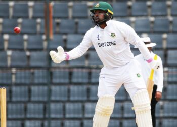 তিন দিনেই উত্তরাঞ্চলের জয়, পূর্বাঞ্চলের সামনে হাতছানি