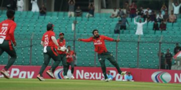 বড় লক্ষ্য ছুঁড়ে দিয়ে এগিয়ে নিউজিল্যান্ড, ইতিহাসের সামনে বাংলাদেশ