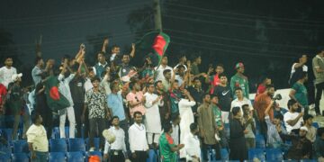 চট্টগ্রামেও গ্যালারি ফাঁকা, টিকিটে ছাড়!