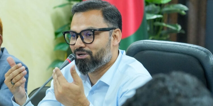 রাজনীতির প্রভাবমুক্ত ক্রীড়াঙ্গন গড়তে মাঠে নামলেন আমিনুল