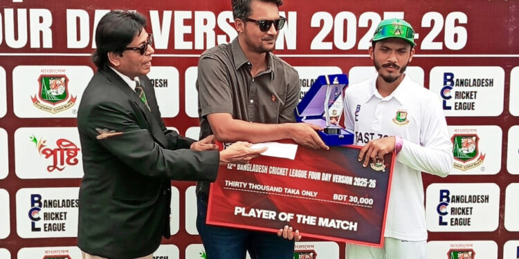 অমিতের সেঞ্চুরিতে গড়া ভিত, ইবাদত-খালেদে শেষ মধ্যাঞ্চল