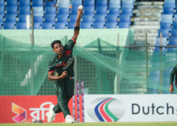 শান্তর সেঞ্চুরি, মুস্তাফিজের ঝড়ে সিরিজ বাংলাদেশের