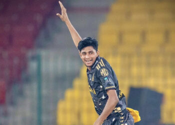 অভিষেকের হতাশা ভুলে দাপুটে নাহিদ