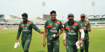 বাংলাদেশের দাপুটে প্রত্যাবর্তন, সিরিজে সমতা ফেরালেন মিরাজরা