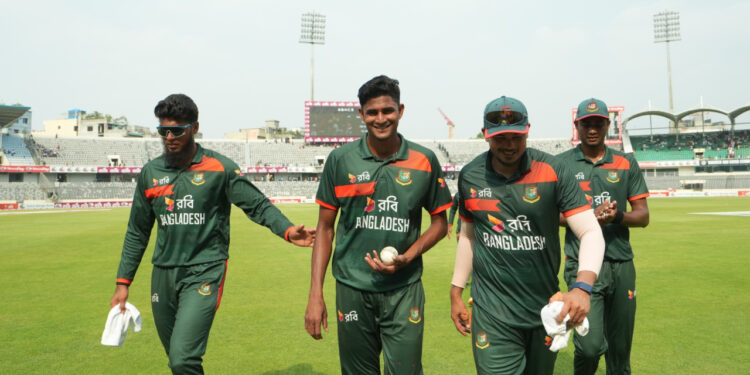 বাংলাদেশের দাপুটে প্রত্যাবর্তন, সিরিজে সমতা ফেরালেন মিরাজরা