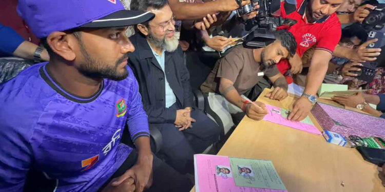 লিটন-মিরাজের কণ্ঠে আত্মবিশ্বাস, রূপগঞ্জের লক্ষ্য শিরোপা