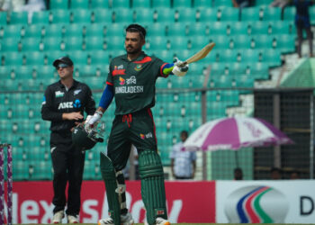 শান্তর সেঞ্চুরিতে বড় পুঁজি বাংলাদেশের