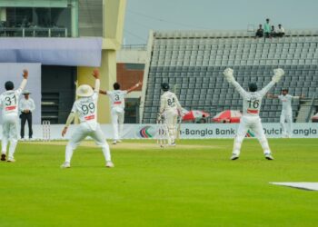 ‘আমরা তাদের অলআউট করব’
