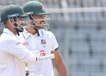 পাকিস্তানকে ২৬৮ রানের লক্ষ্য ছুড়ে দিল বাংলাদেশ