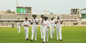 মিরপুরে মিরাজের ঘূর্ণি, লিড নিয়ে দাপট বাংলাদেশের