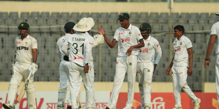 নাহিদ ঝড়ে উড়ে গেল পাকিস্তান, দাপুটে জয় বাংলাদেশের