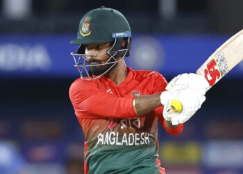 হৃদয়-লিটনের ঝলক, শেষে ধস-১০২ রানে থামল বাংলাদেশ
