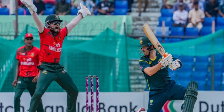 রেনশোর ঝড়ে ১৯৬ রান অস্ট্রেলিয়ার, সিরিজ বাঁচানোর কঠিন চ্যালেঞ্জ বাংলাদেশের