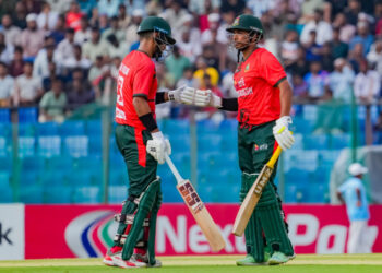 রুদ্ধশ্বাস লড়াই শেষে হার মানল বাংলাদেশ