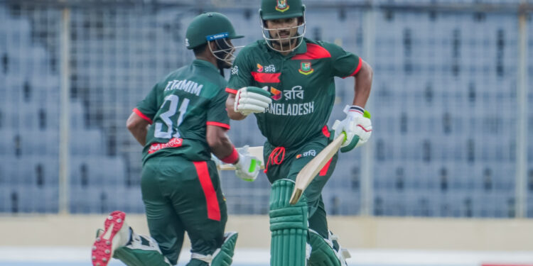 শান্ত-মোসাদ্দেকে ভর করে চ্যালেঞ্জিং সংগ্রহ বাংলাদেশের