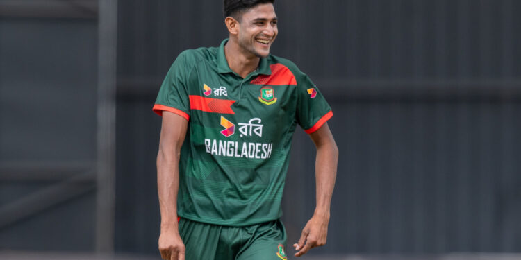 বল হাতে ঝড় তুলে অনন্য উচ্চতায় নাহিদ রানা