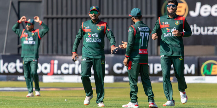 বাংলাদেশের সামনে চ্যালেঞ্জিং লক্ষ্য দিল জিম্বাবুয়ে